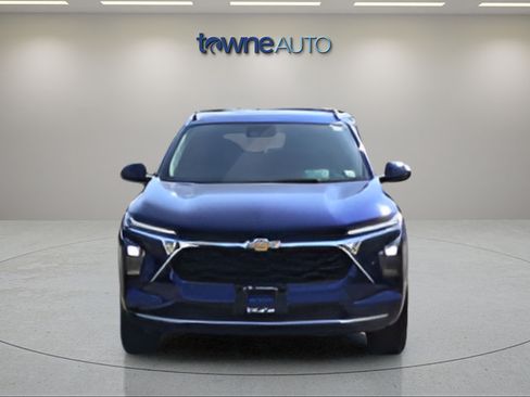 Used 2024 Chevrolet Trax LT w/ LT Convenience Package FWD image 10