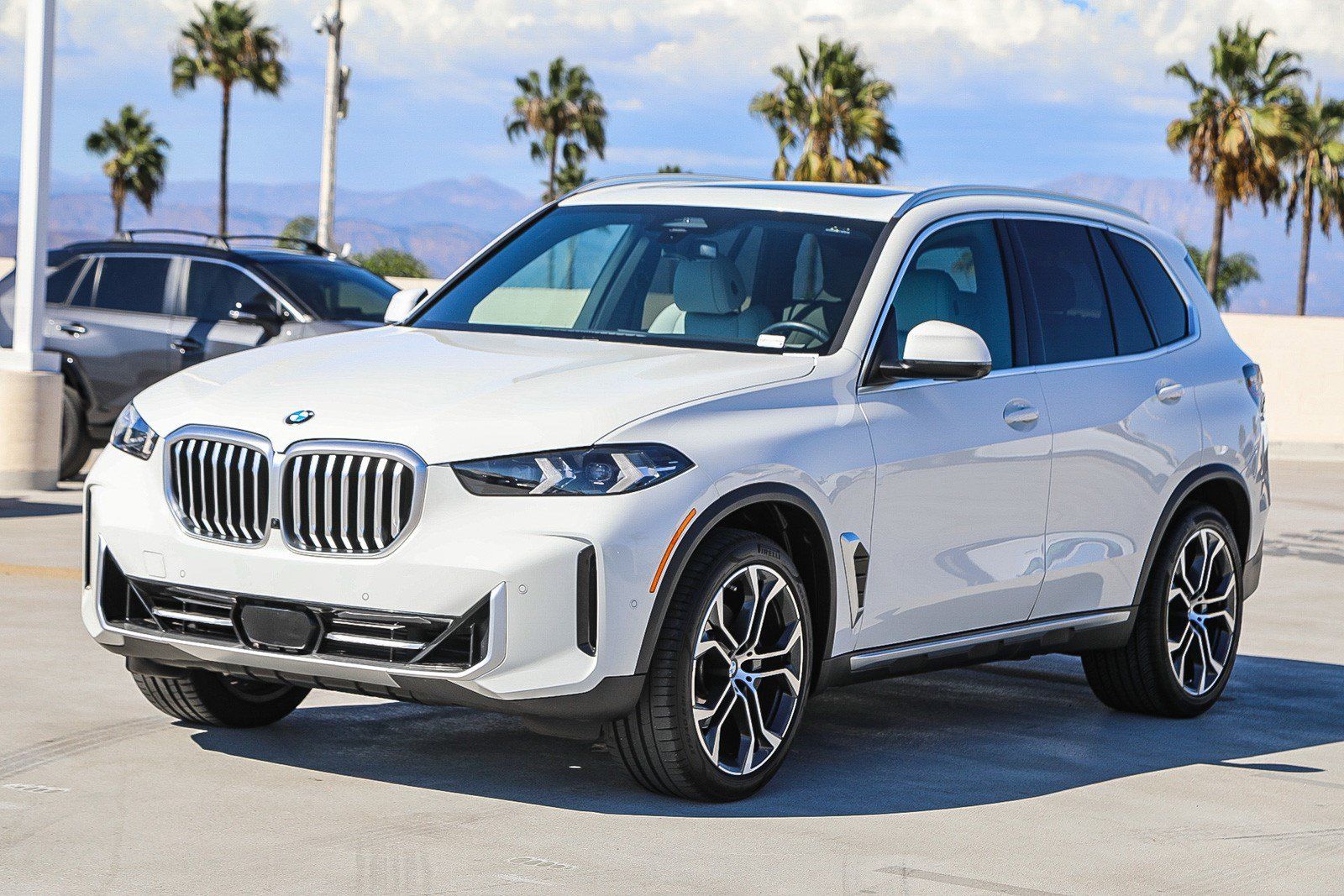 Used 2024 BMW X5 sDrive40i w/ Parking Assistance Package RWD image 3