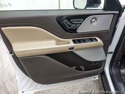 Used 2023 Lincoln Aviator Grand Touring w/ Equipment Group 301A AWD/4WD image 23