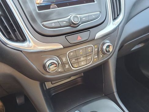 Certified 2020 Chevrolet Equinox LT w/ Midnight Edition AWD/4WD image 34