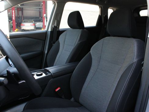 Used 2023 Nissan Rogue SV AWD/4WD image 14