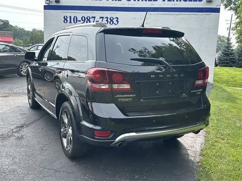 Used 2017 Dodge Journey Crossroad FWD image 4