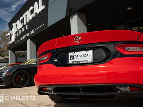 Used 2013 SRT Viper GTS w/ GTS Laguna Interior Pkg image 19