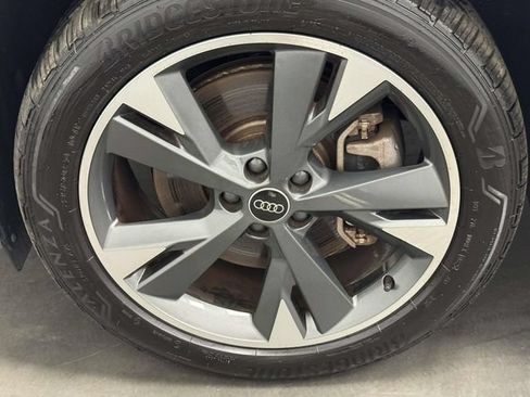 Used 2024 Audi Q4 e-tron Prestige AWD/4WD image 46