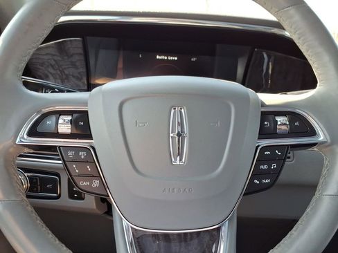 Used 2021 Lincoln Navigator Reserve w/ Luxury Package AWD/4WD image 23