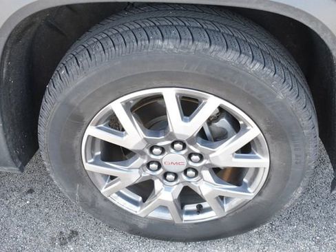 Used 2020 GMC Acadia SLT image 11