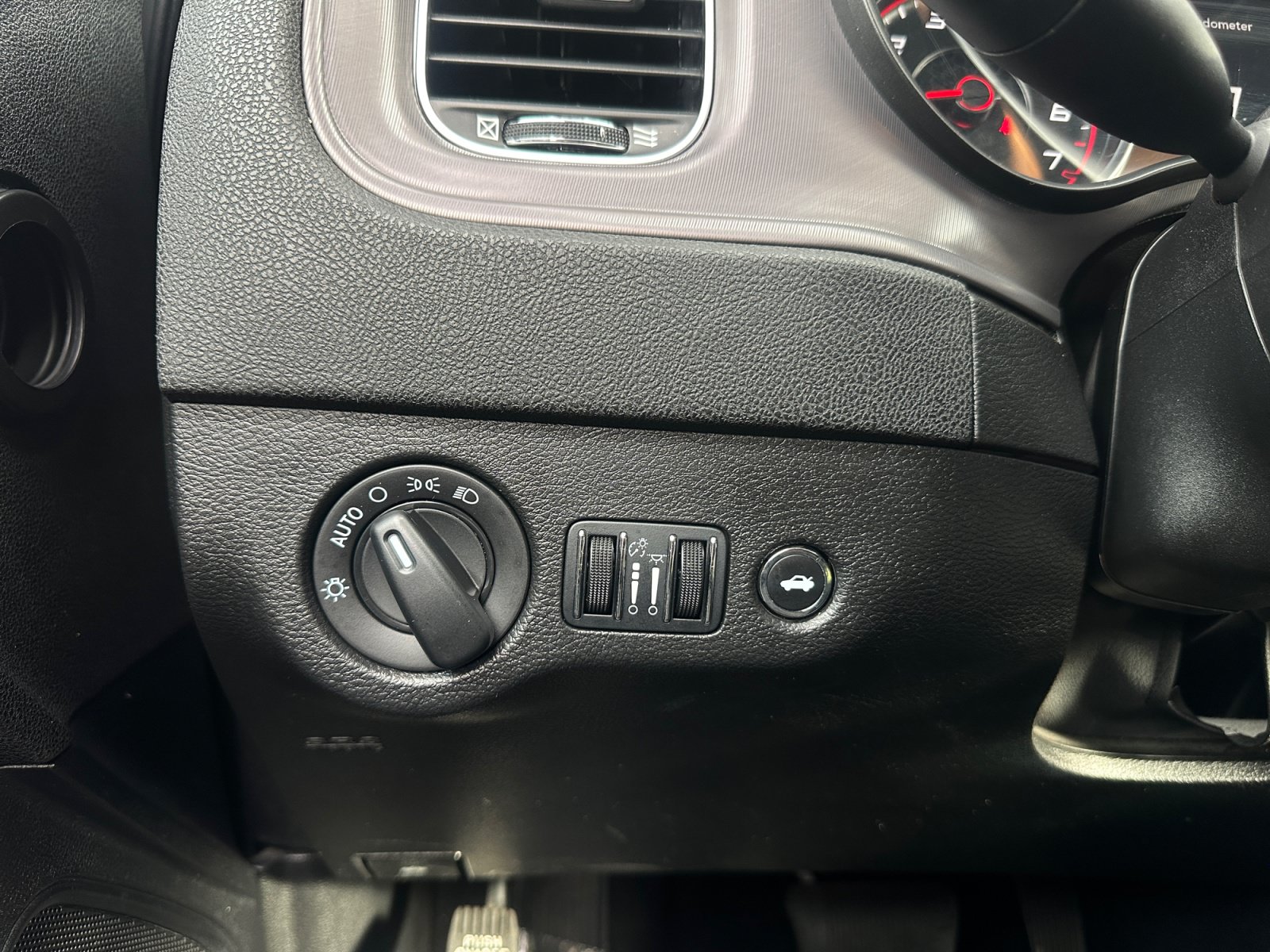 Used 2023 Dodge Charger SXT RWD image 17