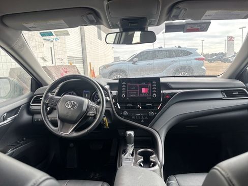 Used 2024 Toyota Camry SE image 27