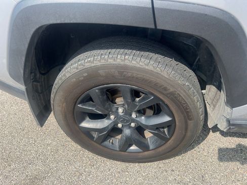 Used 2024 Toyota RAV4 LE AWD/4WD image 15