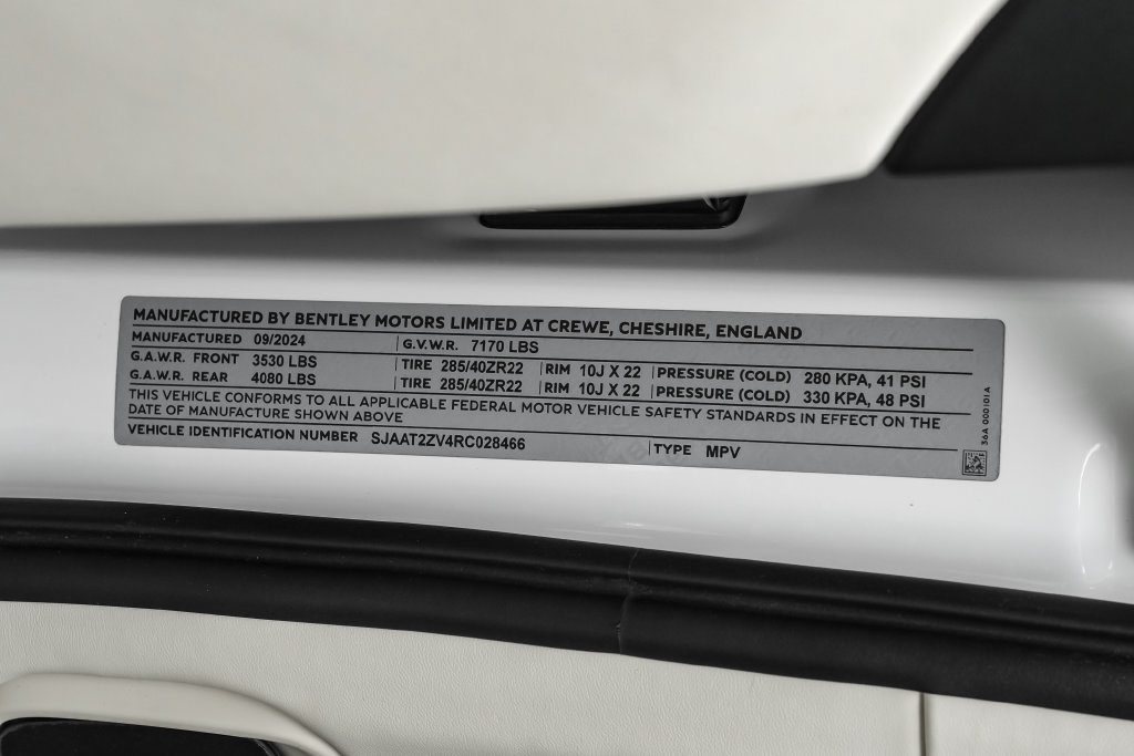 Used 2024 Bentley Bentayga AWD/4WD image 70