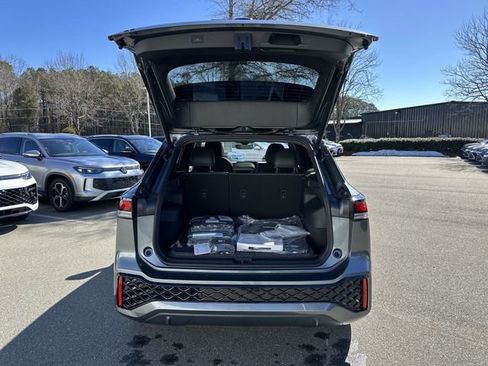 New 2026 Volkswagen Tiguan SE R-Line image 36