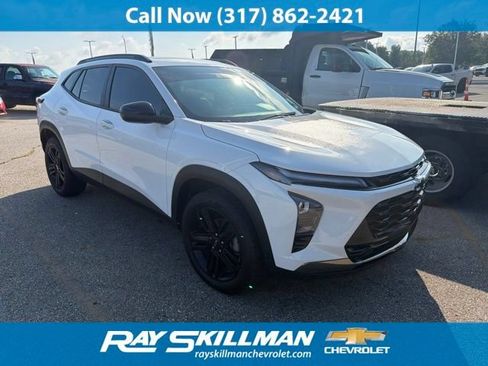 Used 2024 Chevrolet Trax ACTIV w/ Sunroof Package FWD image 1