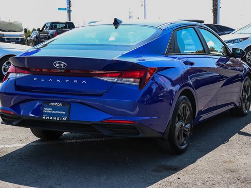 Used 2023 Hyundai Elantra SEL FWD image 7