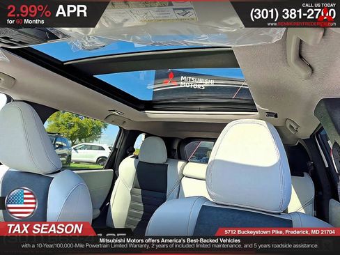 Used 2025 Mitsubishi Outlander SE image 10