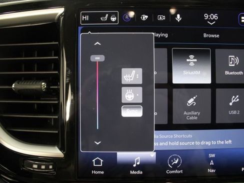 Used 2023 Chrysler Pacifica Touring-L w/ Uconnect Theater Family Group image 7