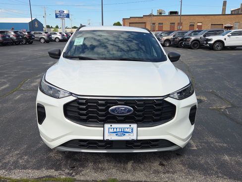 Used 2023 Ford Escape ST-Line w/ Tech Pack #1 AWD/4WD image 2
