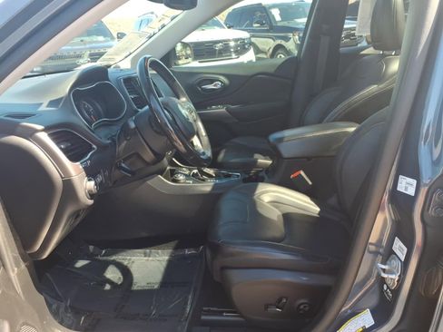 Used 2021 Jeep Cherokee Limited w/ Trailer Tow Group AWD/4WD image 16