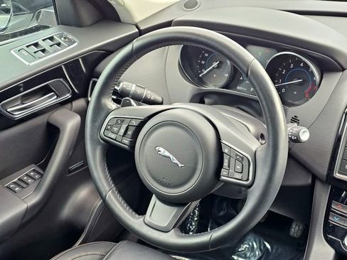 Used 2017 Jaguar F-PACE Prestige image 30