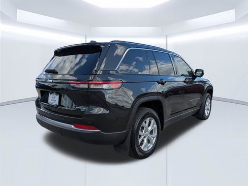 Used 2024 Jeep Grand Cherokee Limited image 4