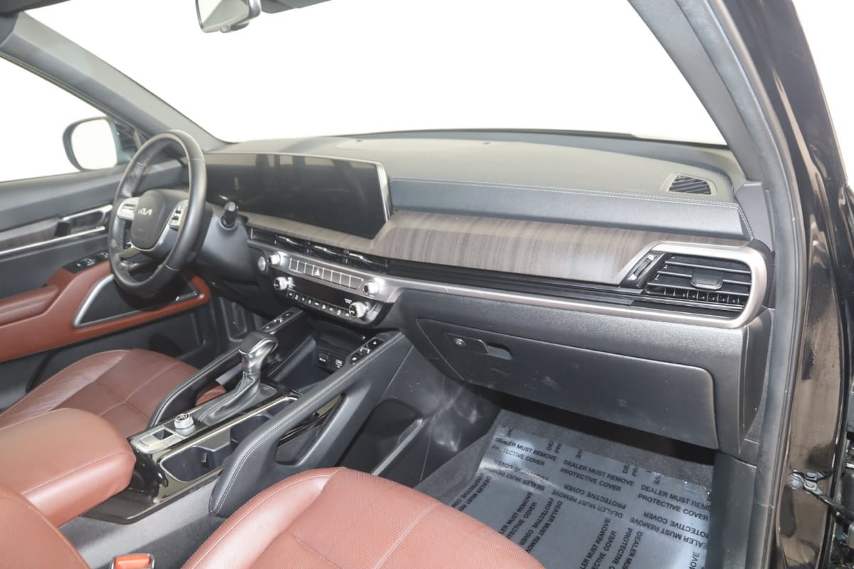 Used 2024 Kia Telluride EX w/ EX Captain's Chair Package FWD image 43