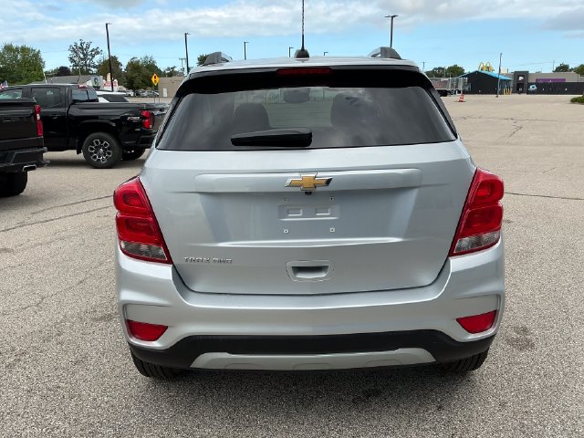 Used 2022 Chevrolet Trax LT w/ LT Convenience Package AWD/4WD image 19
