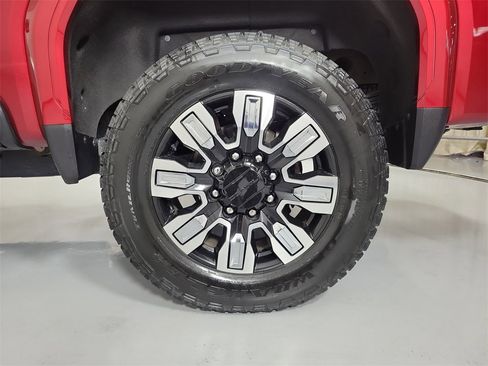 Used 2024 GMC Sierra 2500 Denali w/ Denali Reserve Package image 8