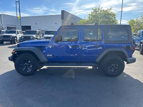 Used 2018 Jeep Wrangler Unlimited Sport image 8