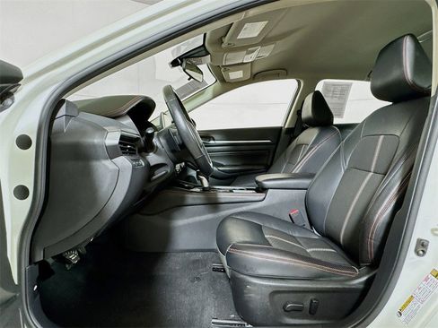 Used 2023 Nissan Altima 2.5 SR image 17