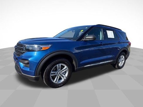 Used 2022 Ford Explorer XLT RWD image 1