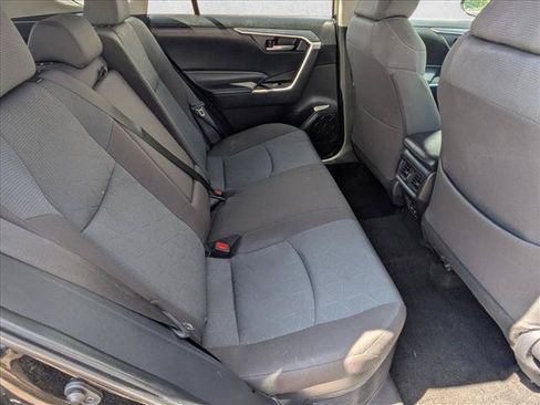 Used 2025 Toyota RAV4 XLE AWD/4WD image 18