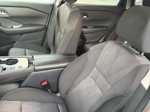 Used 2024 Nissan Rogue SV FWD image 28