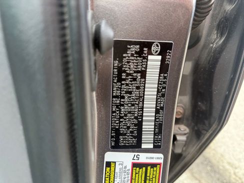 Used 2020 Toyota Camry SE w/ Moonroof Package image 24