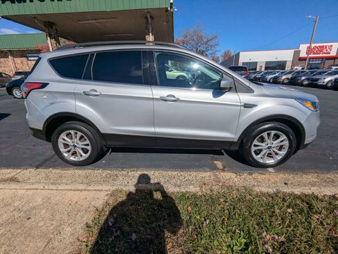 Used 2018 Ford Escape SE w/ Ford Safe & Smart Package image 8