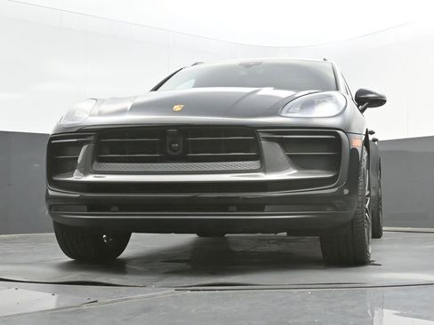 Certified 2024 Porsche Macan Turbo image 39