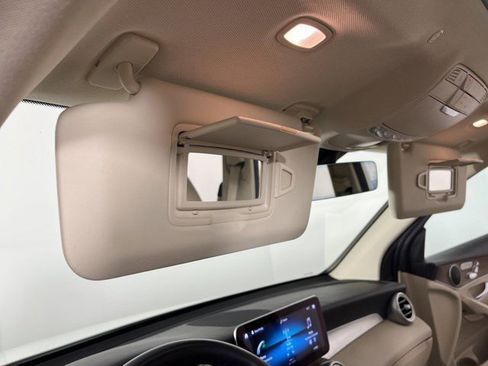 Used 2022 Mercedes-Benz GLC 300 GLC 300 image 32