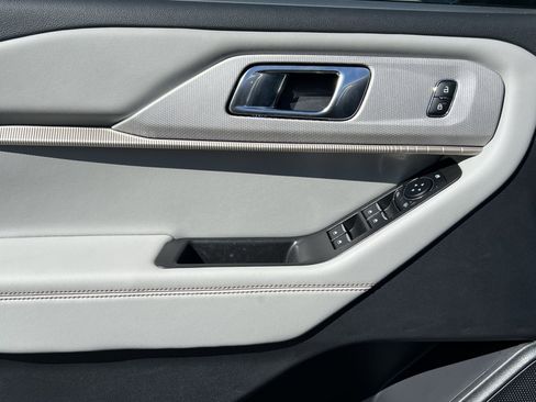 New 2025 Ford Explorer Active w/ Active Comfort Package image 15