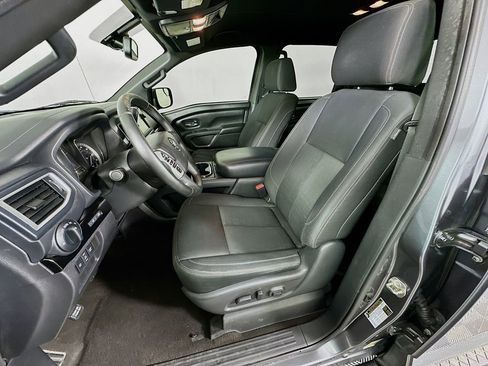 Used 2019 Nissan Titan SV w/ SV Convenience Package AWD/4WD image 21