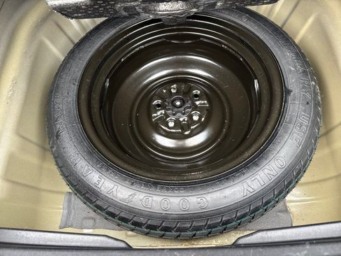 Used 2017 Toyota Camry SE image 30