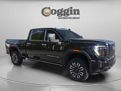 Used 2024 GMC Sierra 2500 Denali Ultimate w/ Max Trailering Package image 7