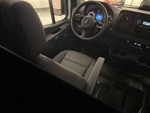 New 2025 Mercedes-Benz Sprinter 2500 image 27