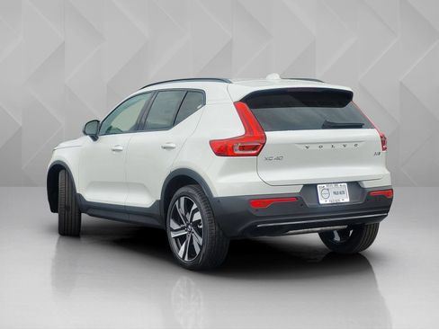New 2026 Volvo XC40 B5 Ultra w/ Climate Package AWD/4WD image 4