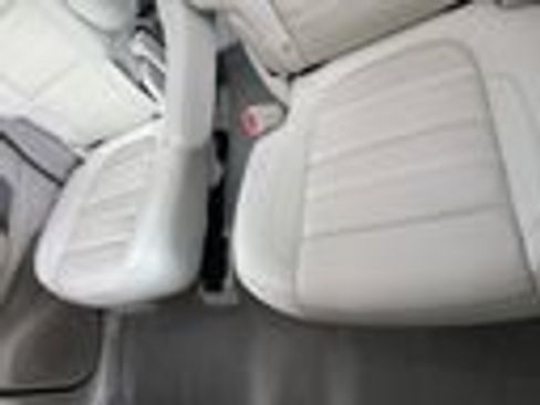 Used 2021 GMC Acadia Denali w/ Denali Technology Package AWD/4WD image 14