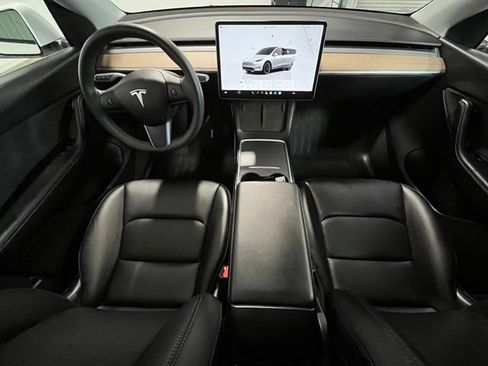 Used 2022 Tesla Model Y Long Range AWD/4WD image 17