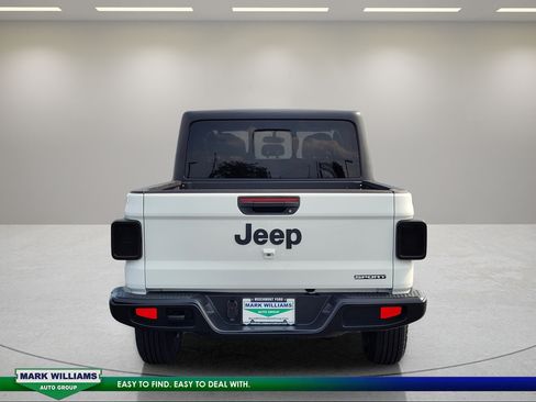 Used 2021 Jeep Gladiator Sport AWD/4WD image 5