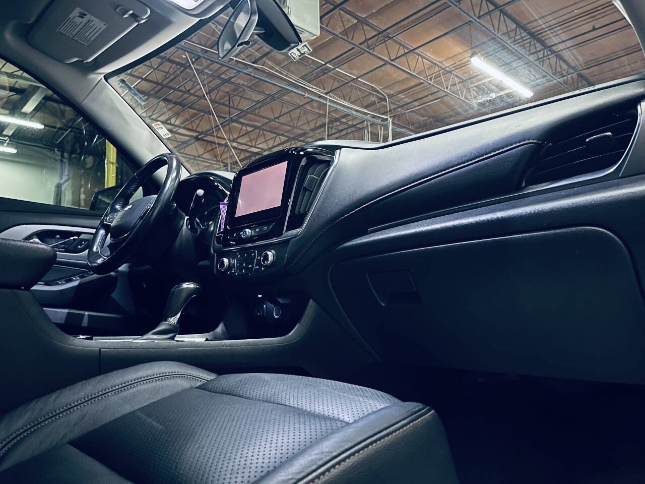 Used 2019 Chevrolet Traverse LT FWD image 22
