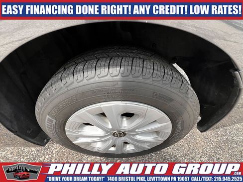 Used 2021 Toyota Prius LE FWD image 36