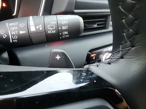 Used 2024 Honda Pilot Touring image 37