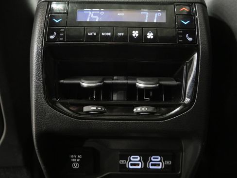 Used 2022 Jeep Grand Cherokee Summit w/ Luxury Tech Group V AWD/4WD image 27