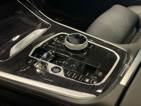 Used 2025 BMW X5 xDrive40i w/ Executive Package image 17