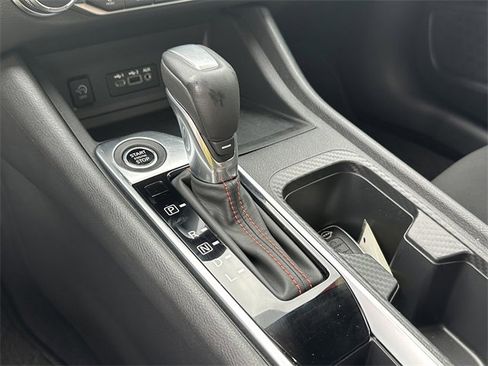 Certified 2025 Nissan Sentra SR image 31